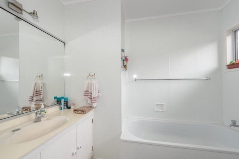 Photo of property in 37 Glendale Drive, Dinsdale, Hamilton, 3204