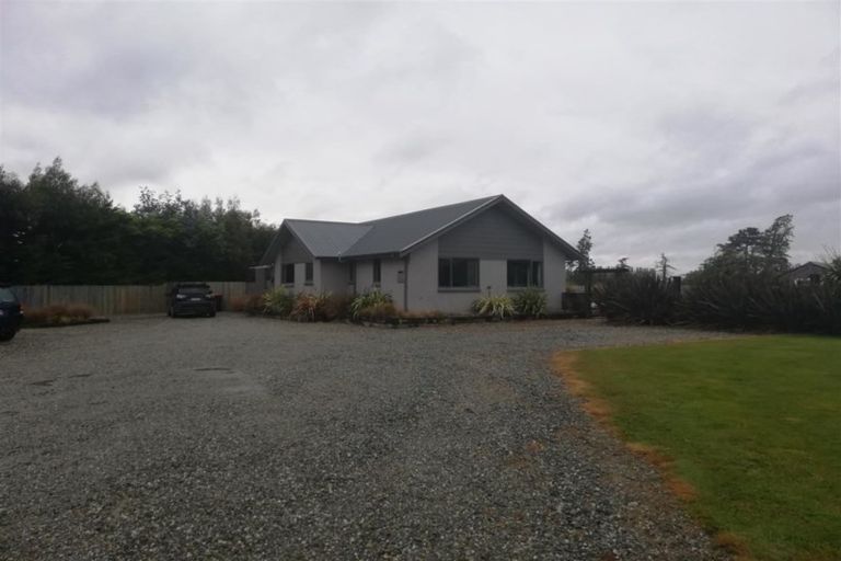 Photo of property in 25 Riversdale-waikaia Road, Riversdale, 9776
