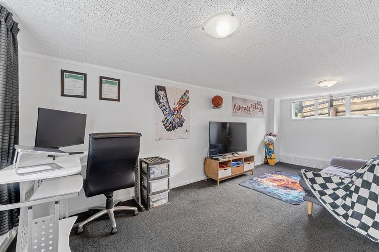 Photo of property in 1/177 Glenfield Road, Hillcrest, Auckland, 0627