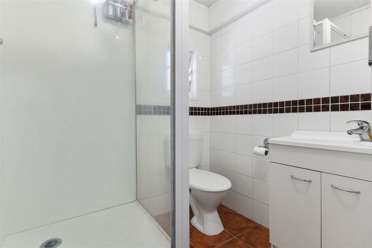 Photo of property in 36 Cascades Road, Pakuranga Heights, Auckland, 2010