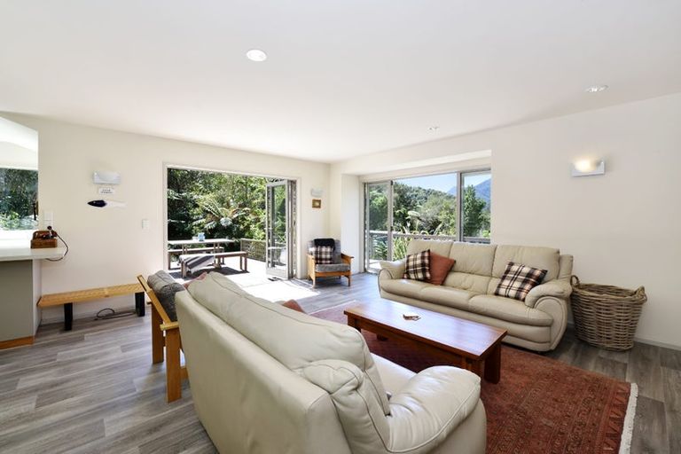 Photo of property in 3215 Archers Road, Tennyson Inlet, 7195