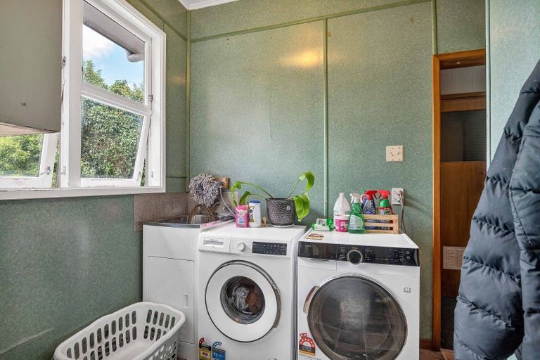 Photo of property in 19 Clifford Road, Eltham, 4322