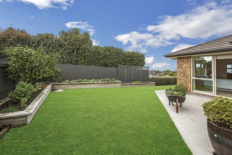 Photo of property in 11 Murray Becroft Avenue, Henderson Valley, Auckland, 0612