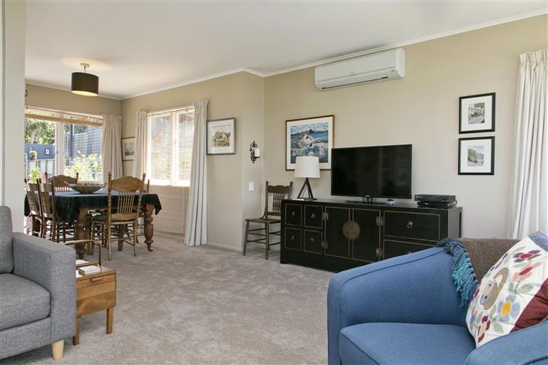 Photo of property in 14 Isobel Street, Acacia Bay, Taupo, 3330