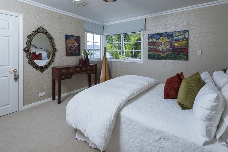 Photo of property in 28 Manor Park, Sunnyhills, Auckland, 2010