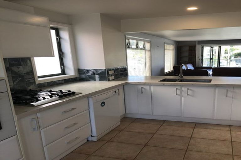 Photo of property in 132 Harbour Village Drive, Gulf Harbour, Whangaparaoa, 0930