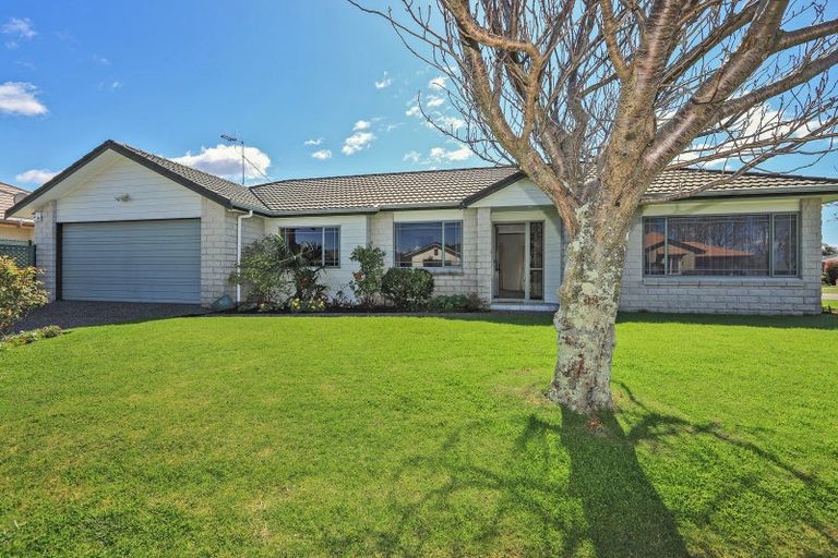 Photo of property in 2 Addington Place, Taradale, Napier, 4112