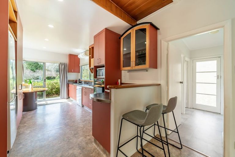 Photo of property in 329a Paekakariki Hill Road, Paekakariki Hill, Porirua, 5381