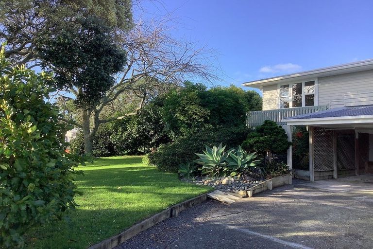 Photo of property in 23 Tamariki Avenue, Kelston, Auckland, 0602