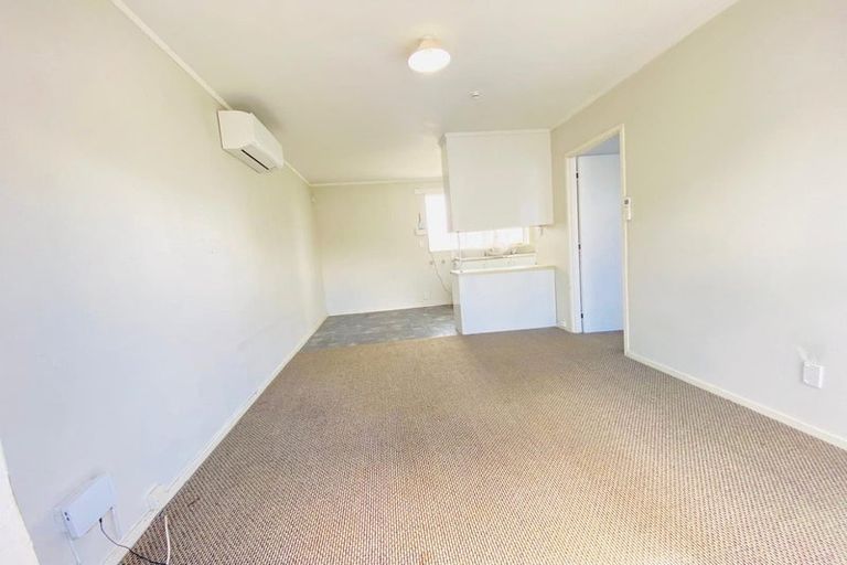 Photo of property in 2 Hobman Place, Manurewa, Auckland, 2102