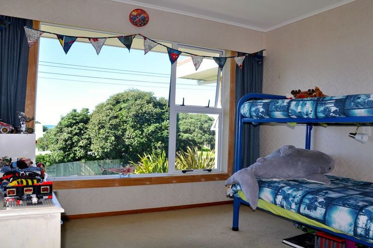 Photo of property in 17 Beach Road, Waihi Beach, 3611