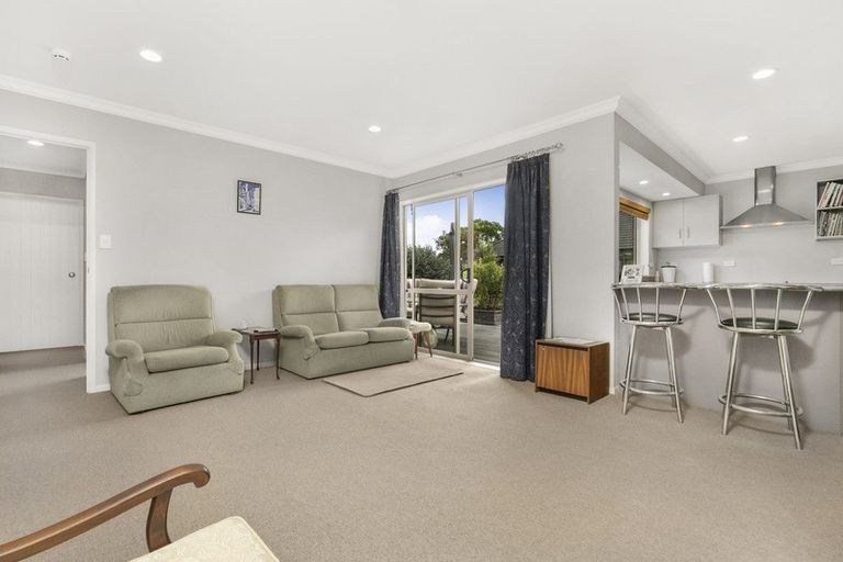 Photo of property in 23 Castlehill Court, Wattle Downs, Auckland, 2103