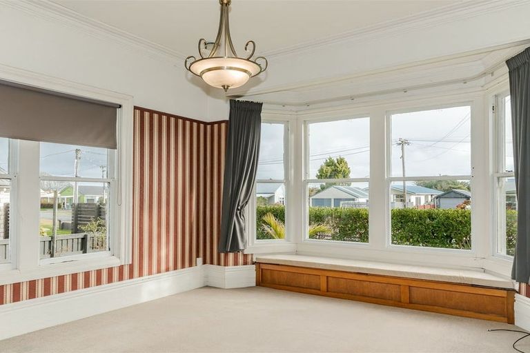 Photo of property in 9 Queen Street, Westport, 7825