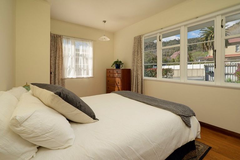 Photo of property in 128 Waimea Road, Nelson South, Nelson, 7010