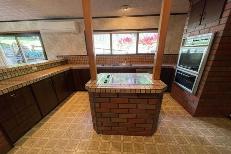 Photo of property in 2 Dianthus Place, Browns Bay, Auckland, 0630