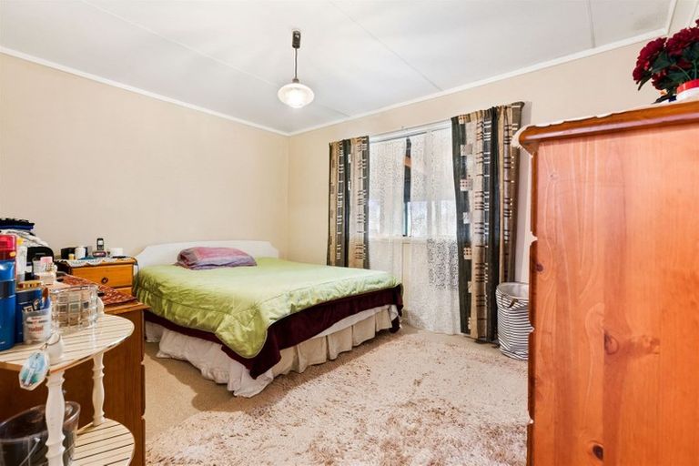Photo of property in 4 Backhurst Grove, Massey, Auckland, 0614