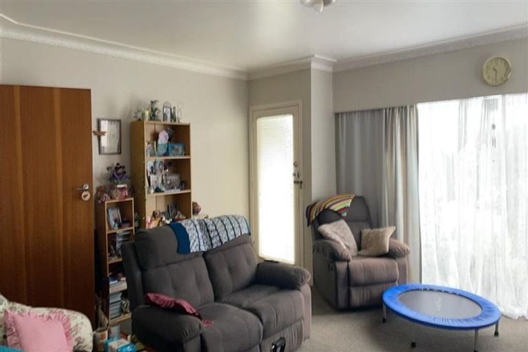 Photo of property in 2/16 Prictor Street, Papakura, 2110
