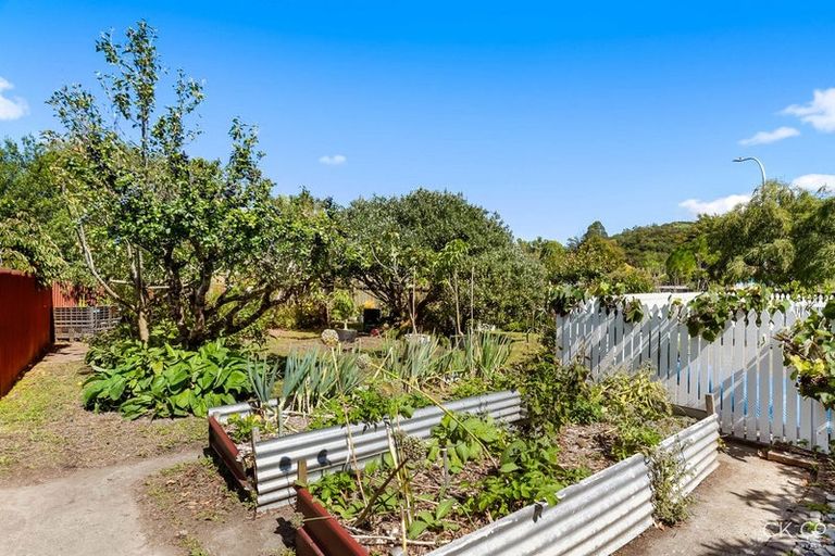 Photo of property in 127 Gemstone Drive, Birchville, Upper Hutt, 5018