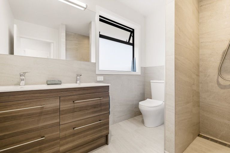 Photo of property in 1 Glendas Way, Acacia Bay, 3385