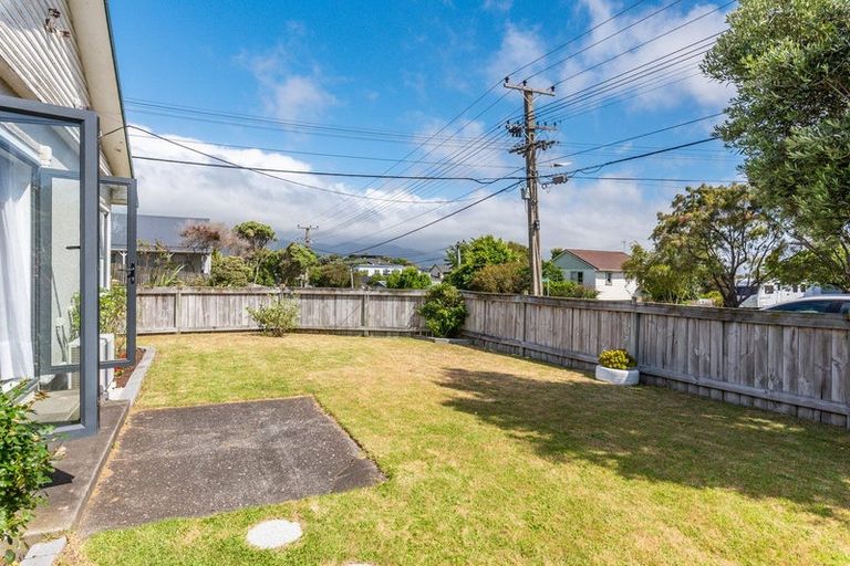 Photo of property in 33 Martin Road, Paraparaumu Beach, Paraparaumu, 5032