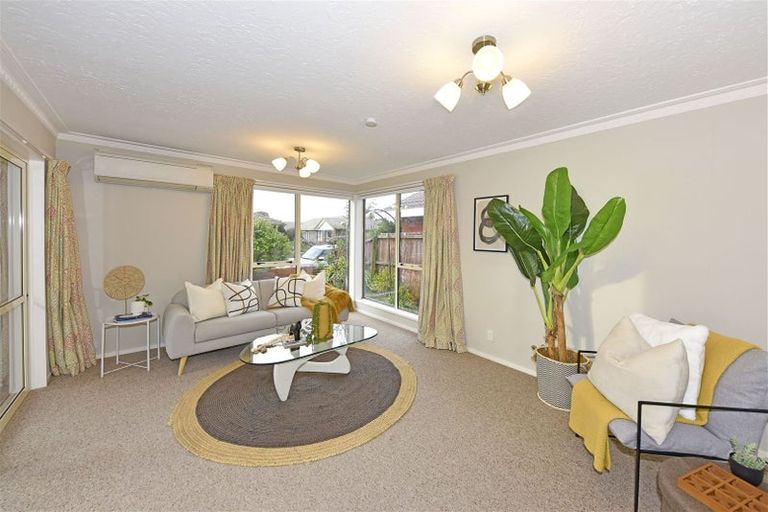 Photo of property in 2 Wynand Place, Sockburn, Christchurch, 8042