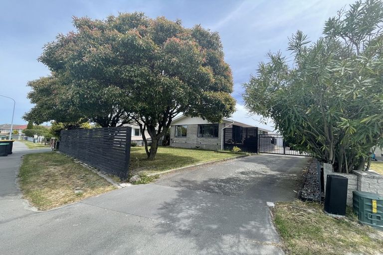 Photo of property in 21 Glenora Place, Hornby, Christchurch, 8042