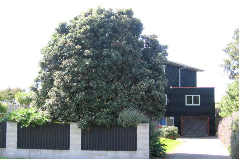Photo of property in 67 Motiti Road, Papamoa Beach, Papamoa, 3118