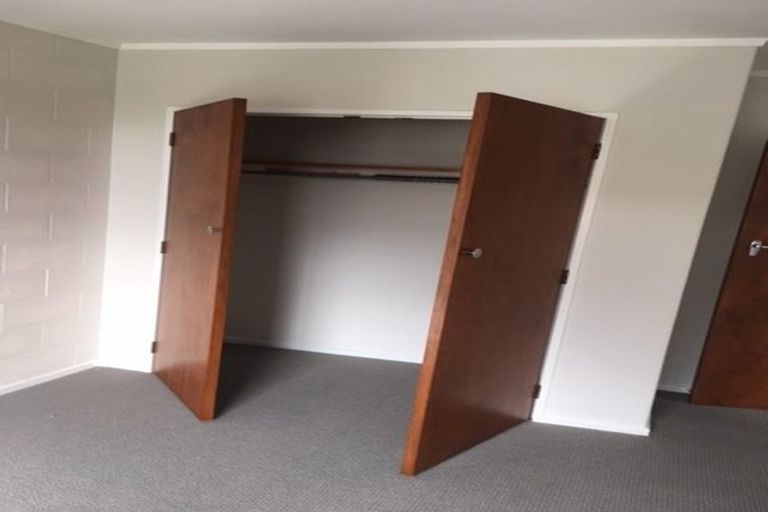 Photo of property in 24b Fitzpatrick Street, Newlands, Wellington, 6037