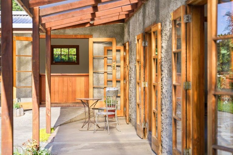 Photo of property in 3 State Highway 1, Otaki, 5512