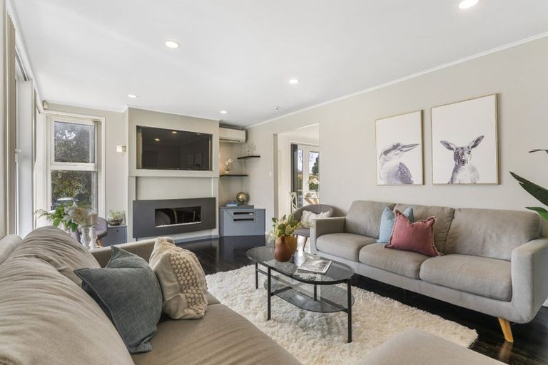 Photo of property in 1/51 Larne Avenue, Pakuranga Heights, Auckland, 2010