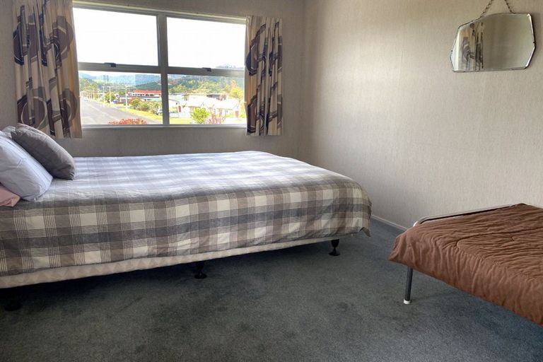 Photo of property in 320 Ocean Road, Whangamata, 3620