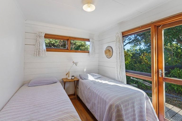 Photo of property in 33 William Street, Waikanae Beach, Waikanae, 5036