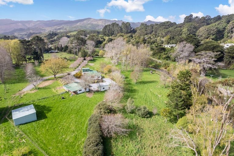 Photo of property in 329a Paekakariki Hill Road, Paekakariki Hill, Porirua, 5381