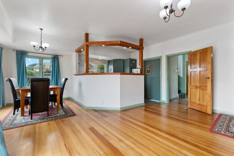 Photo of property in 118 Forest Lake Road, Forest Lake, Hamilton, 3200