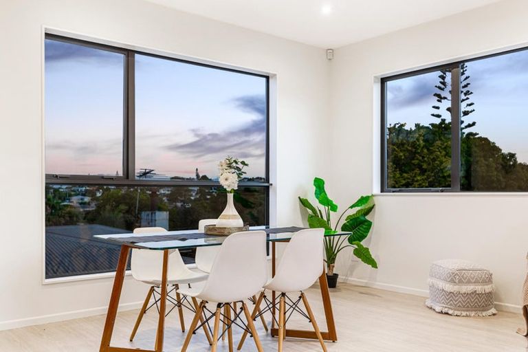 Photo of property in 16a Sheridan Drive, New Lynn, Auckland, 0600