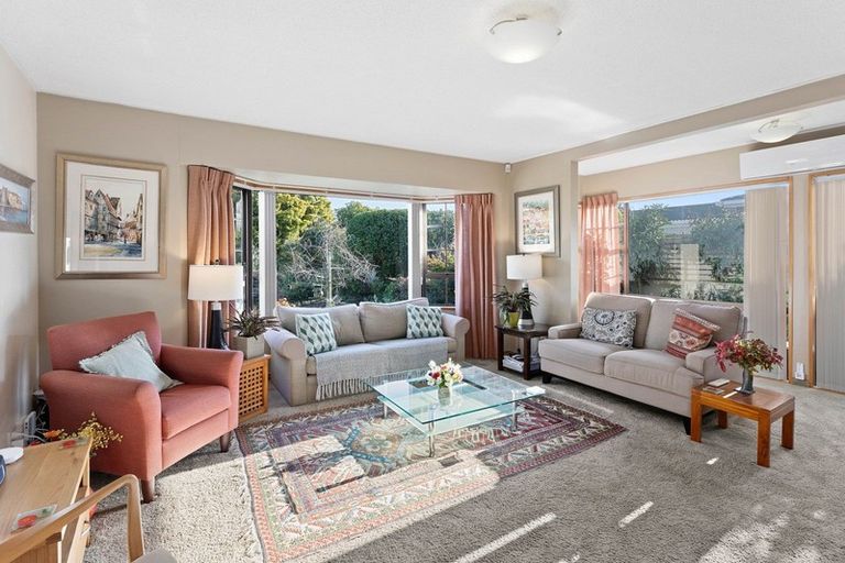 Photo of property in 11 Fleetwood Grove, Waikanae, 5036