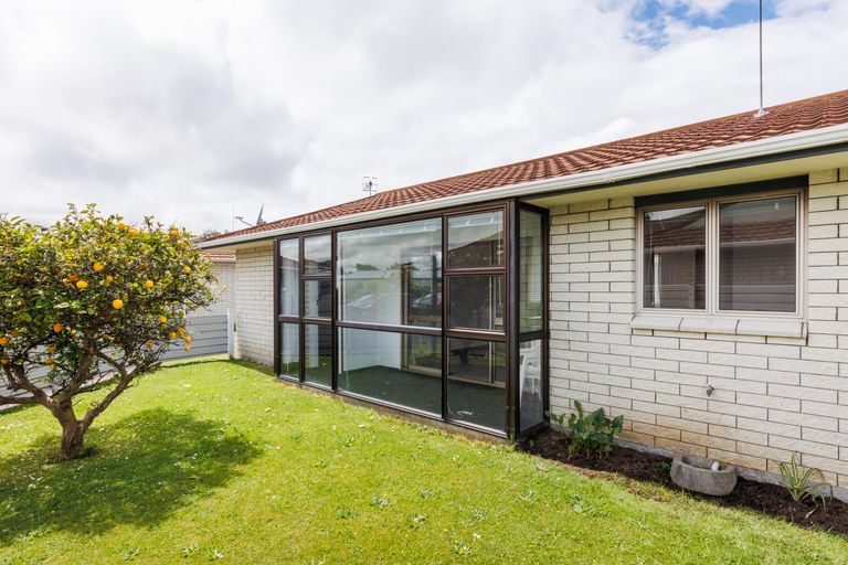Photo of property in 5 Herbert Avenue, Cloverlea, Palmerston North, 4412