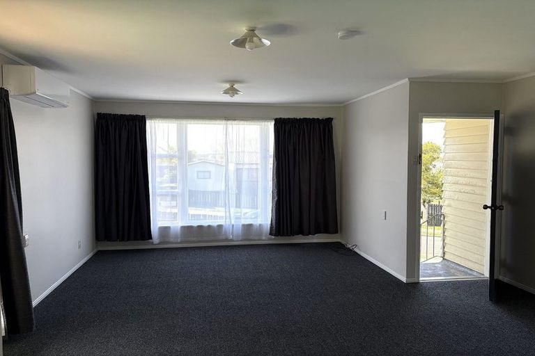 Photo of property in 2 Capella Place, Manurewa, Auckland, 2102