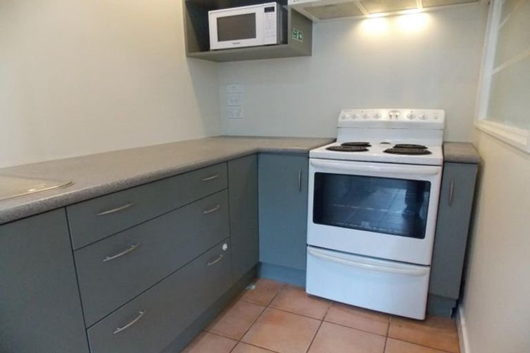 Photo of property in Terrace Tower Apartments, 1/126 The Terrace, Wellington Central, Wellington, 6011