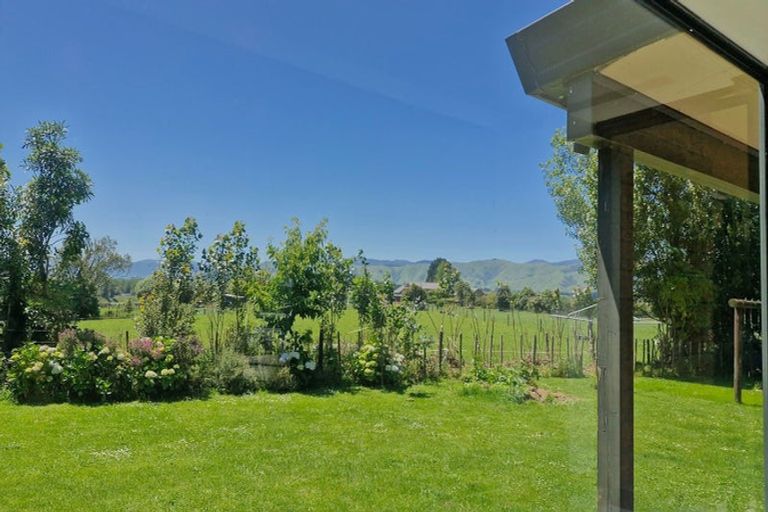 Photo of property in 30 Kukutauaki Road, Koputaroa, Levin, 5575