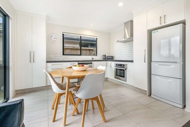 Photo of property in 77 Union Drive, Papamoa, 3118