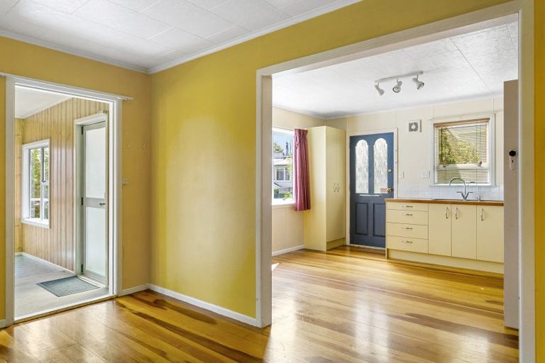 Photo of property in 15 Waitahanui Avenue, Taupo, 3330