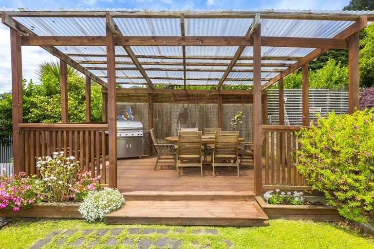 Photo of property in 77 Raukawa Street, Stokes Valley, Lower Hutt, 5019