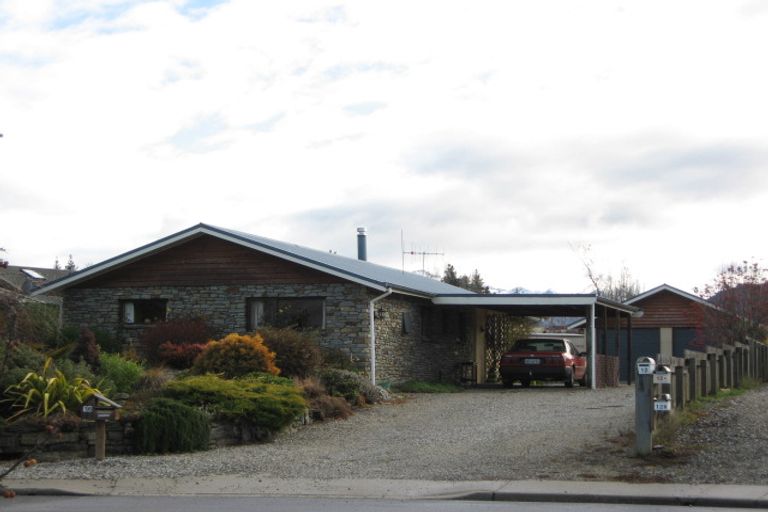 Photo of property in 16 Kuri Place, Wanaka, 9305