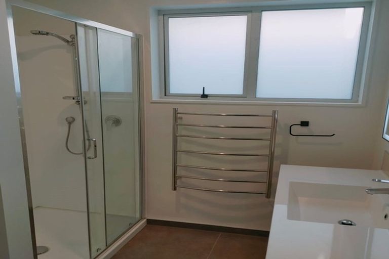 Photo of property in 69 Stewart Drive, Newlands, Wellington, 6037