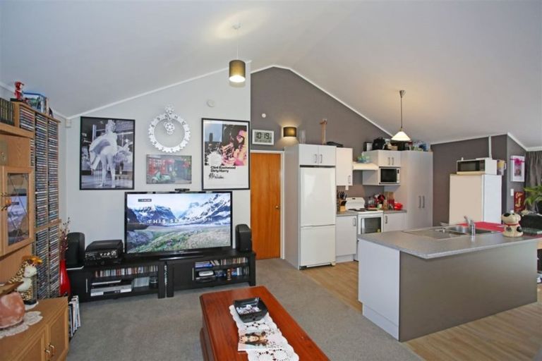 Photo of property in 1/288 Queen Street, Pukekohe, 2120