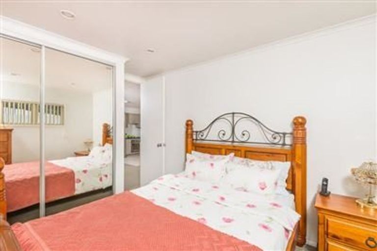 Photo of property in 32 Pukatea Avenue, Albany, Auckland, 0632
