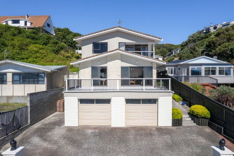 Photo of property in 168 Saint Andrews Road, Plimmerton, Porirua, 5026