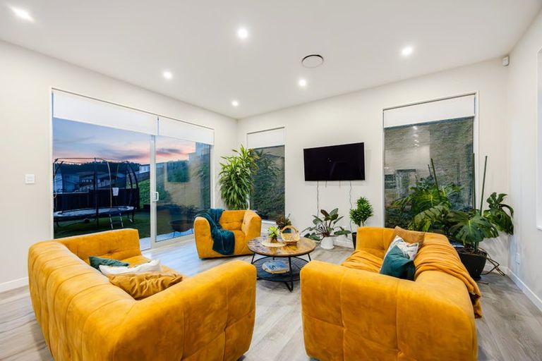 Photo of property in 138 Godfrey Drive, Orewa, 0931