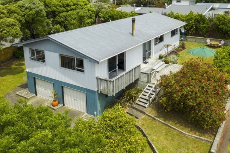 Photo of property in 34 Chums Road, Paraparaumu Beach, Paraparaumu, 5032